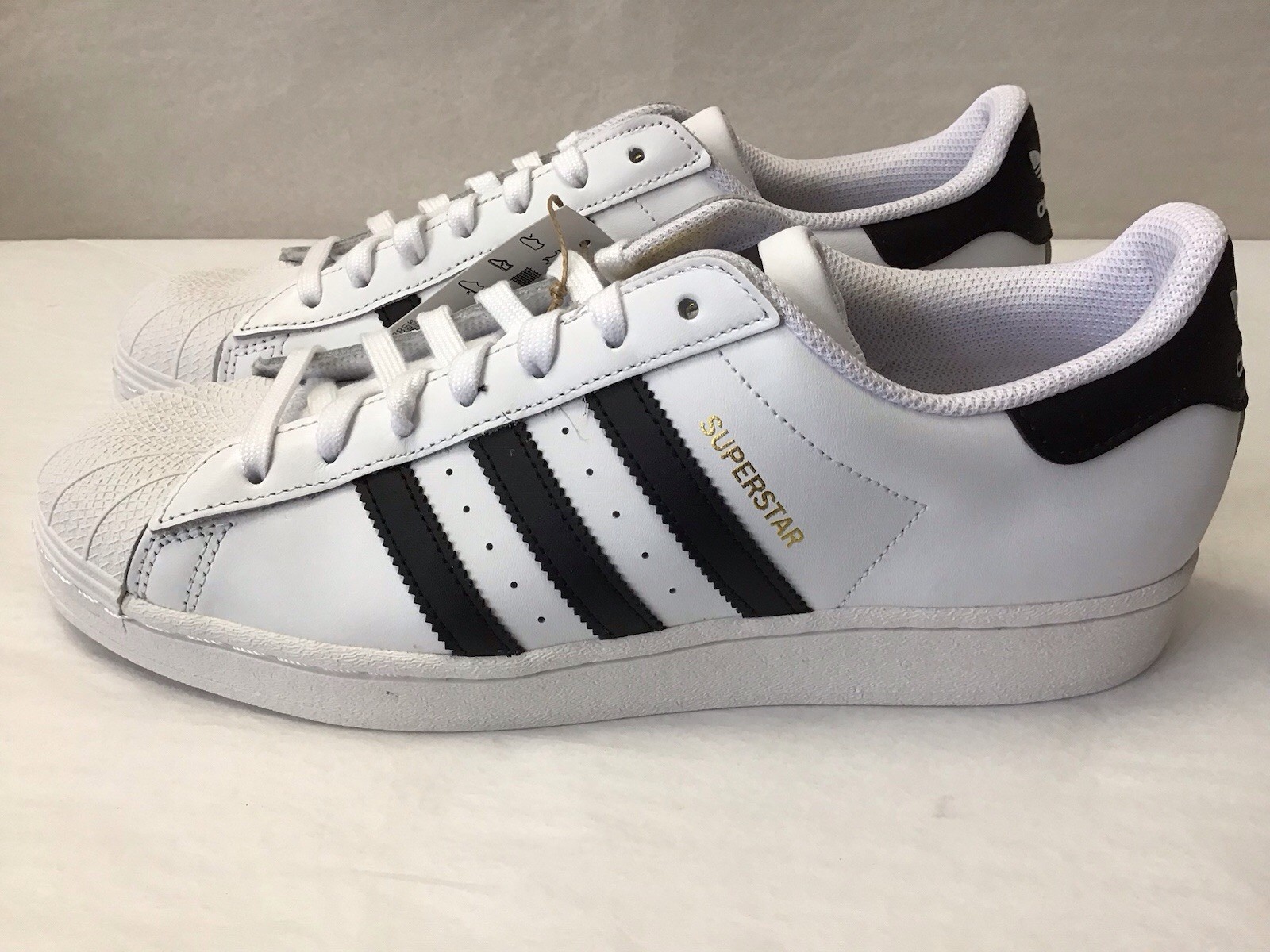 New Adidas Superstar Men Size 10 White Black Athletic Shoes EG4958 Stripes Laces New Adidas Superstar Men Size 10 White Black Athletic Shoes EG4958 Stripes Laces