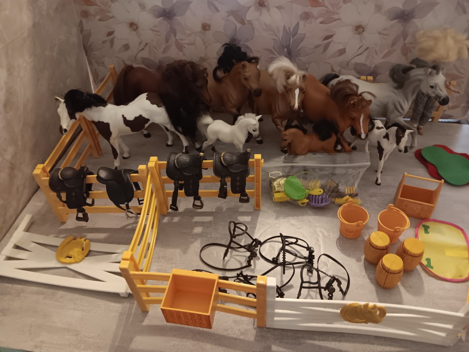 Vintage Schleich Marchon Grand Champion Horse Mix Dolls Saddles Fouls Fence Lot