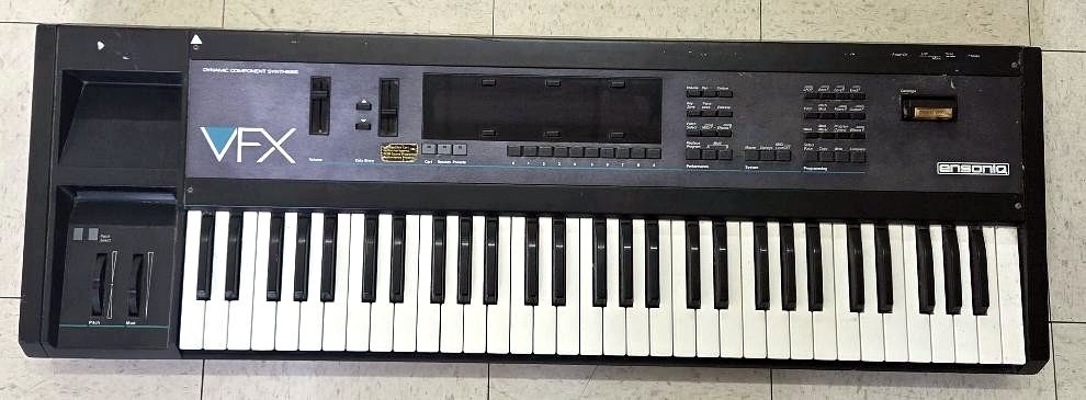 Vintage Ensoniq VFX-SD 61-Key Wavetable Music Synthesizer Workstation