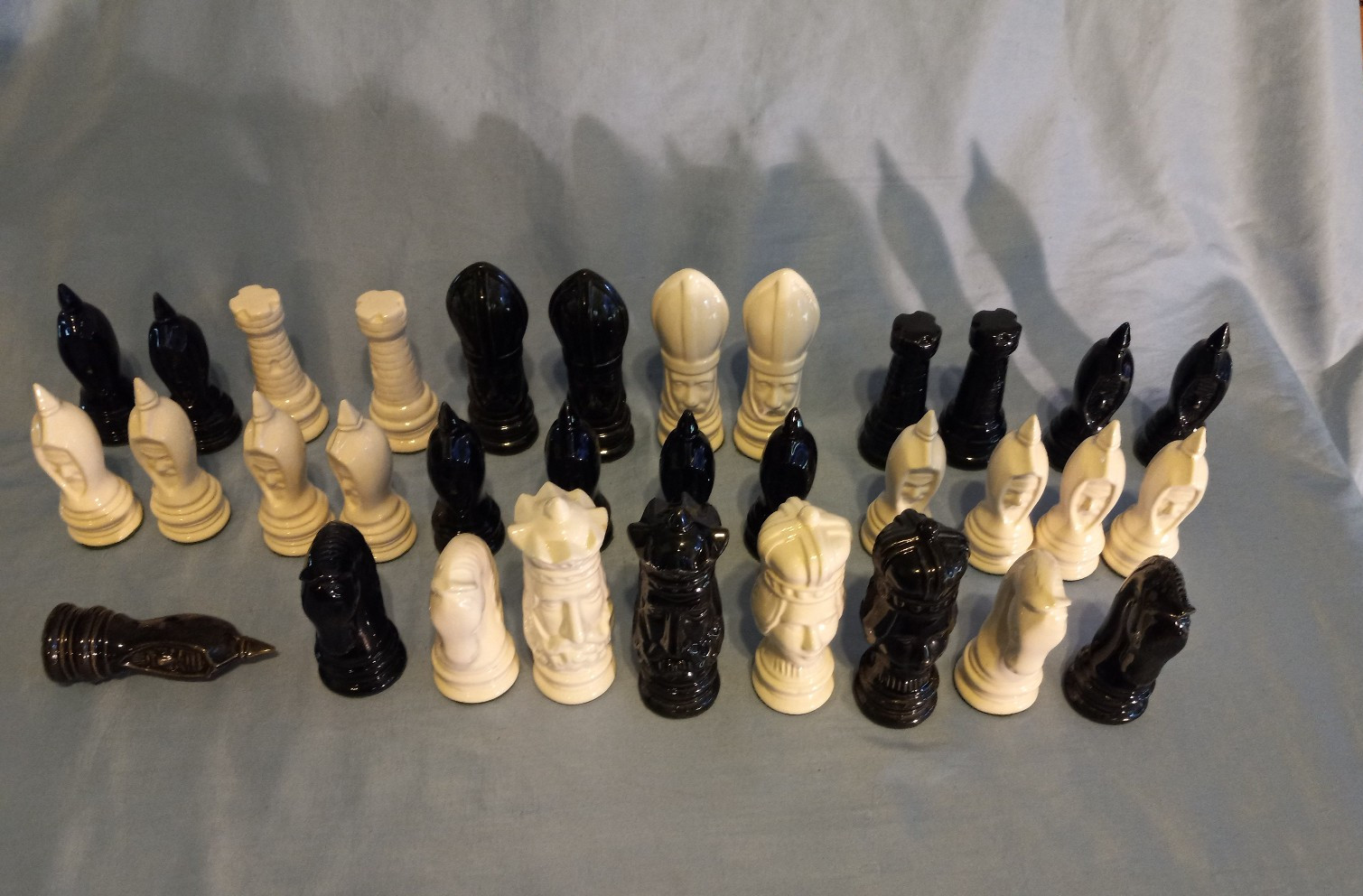 Vintage 1970-1980's Ceramic Glossy Black & White Chess Set COMPLETE Set NO Board