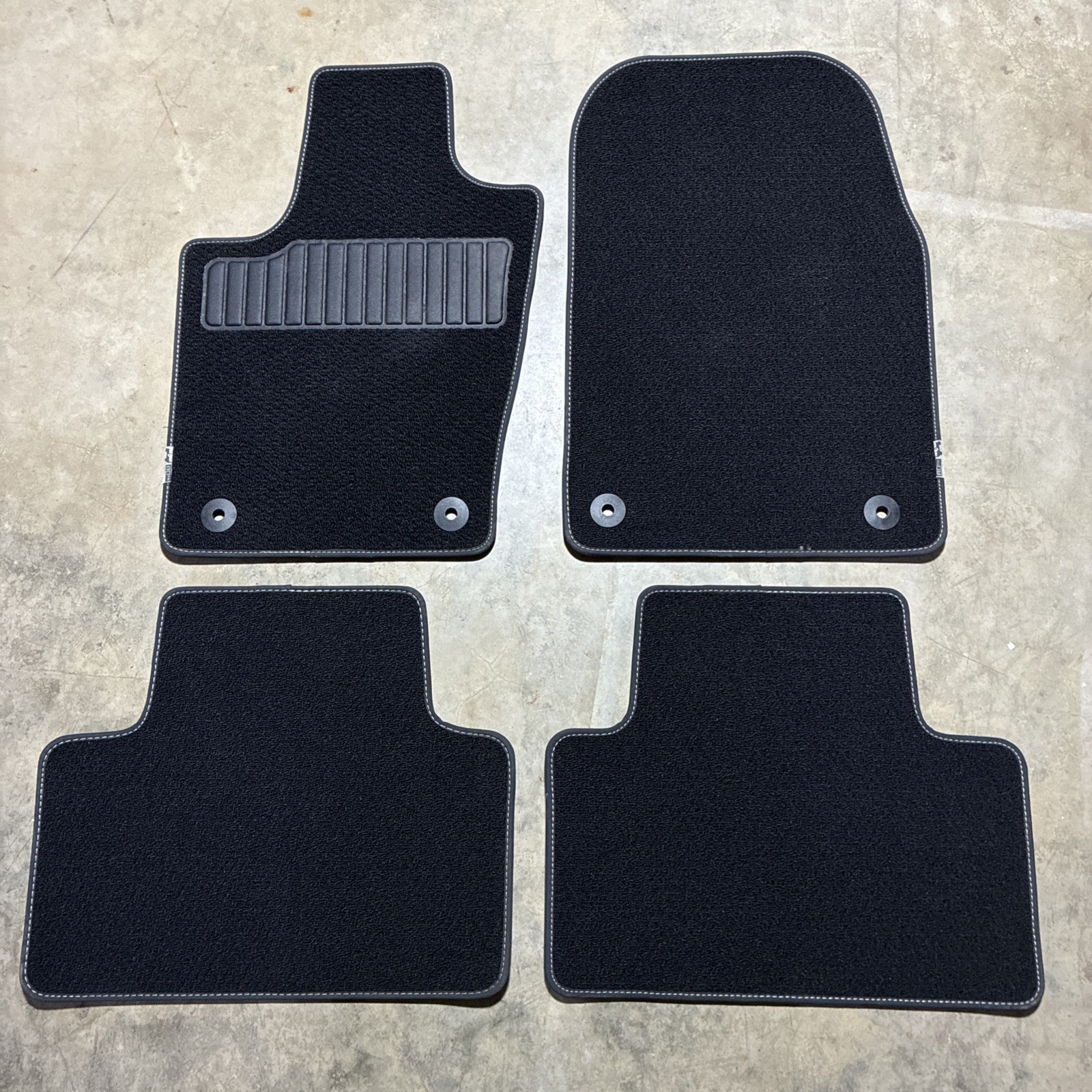 🟢 2021 Jeep Grand Cherokee 80th Anniversary OEM Black Carpet Floor Mats Set