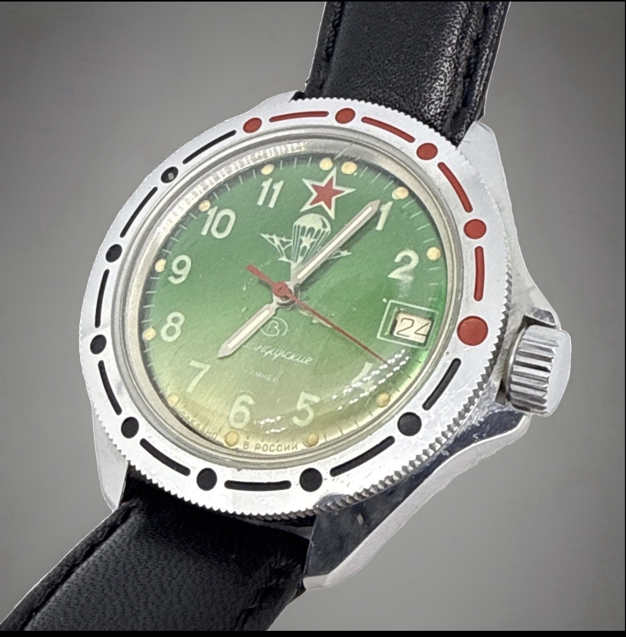 Vintage Vostok Komandirskie VDV Paratrooper Green Dial 17J Mechanical USSR Watch