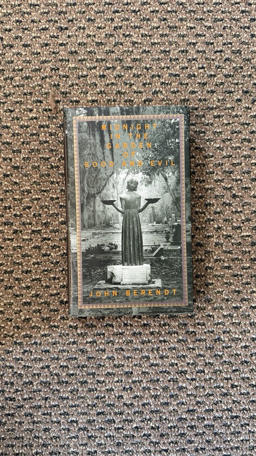 John Berendt Midnight in the Garden of Good and Evil 1994 HC DJ Clary’s Cafe
