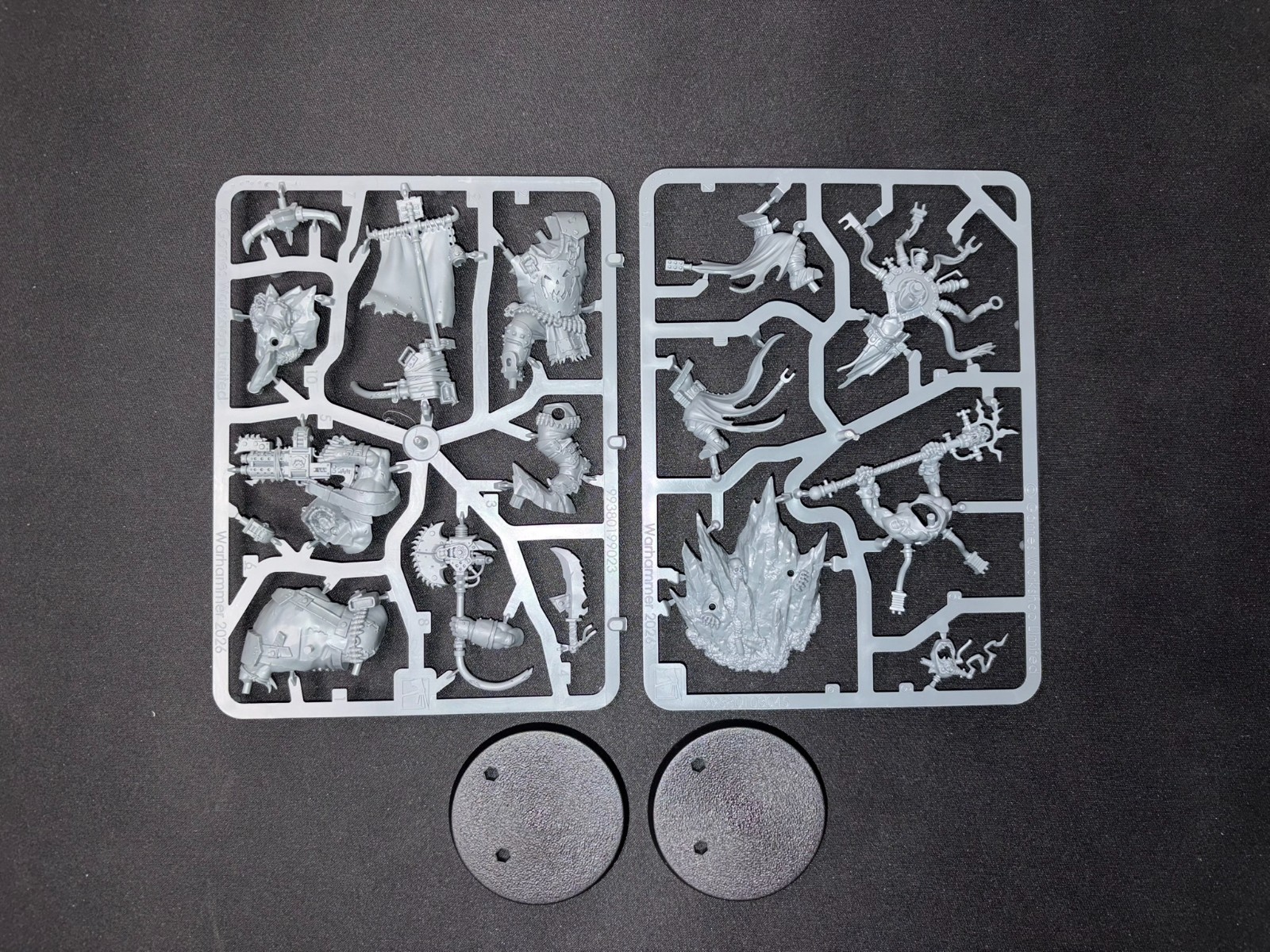 Warboss + Weirdboy (Armageddon) - Orks - Warhammer 40K - New On Sprue
