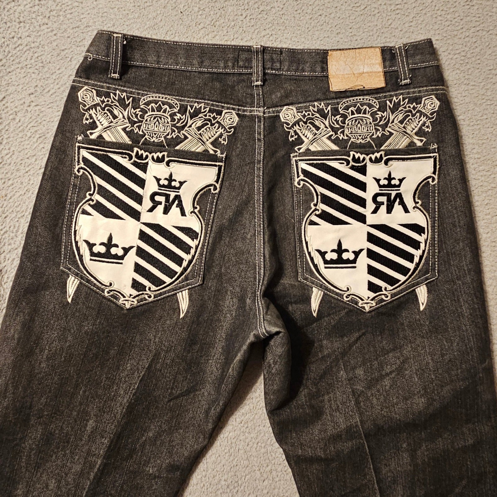 Red Ape Authentic Mens Black Denim Y2K Streetwear Crest Embroidered Jeans 38x32