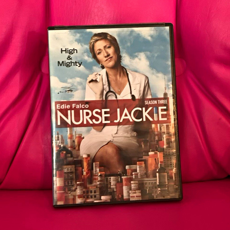 Lionsgate Nurse Jackie Season 3 DVD and Smallville season 6