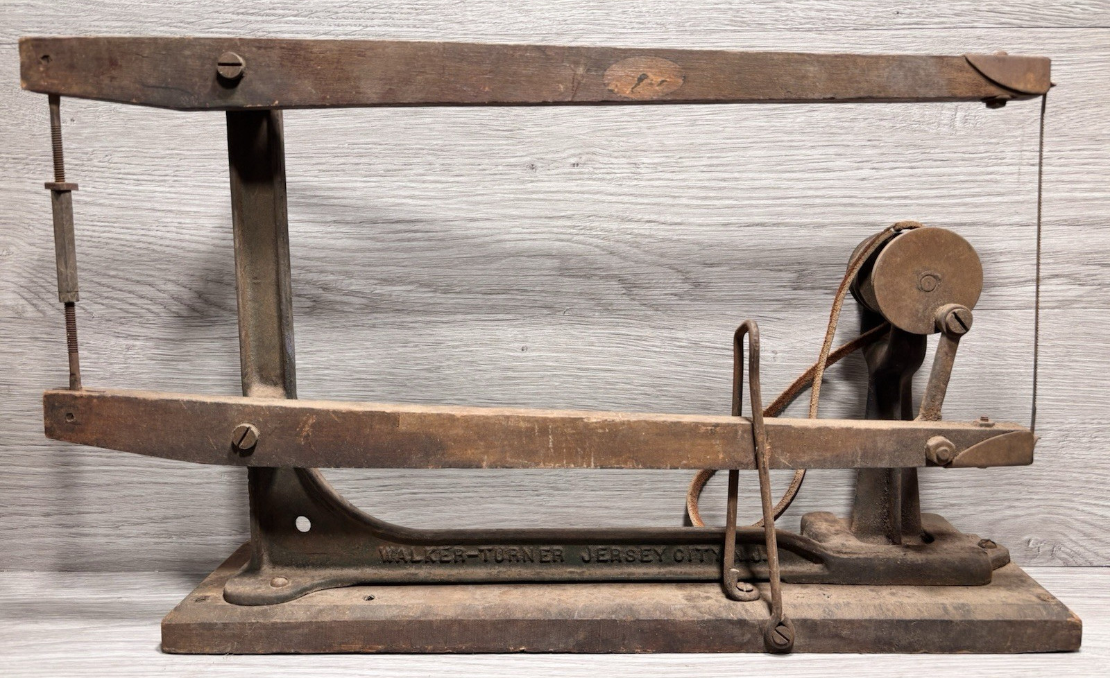 Antique WALKER TURNER Driver Line Bench Top Scroll Saw Cast Iron and wood READ