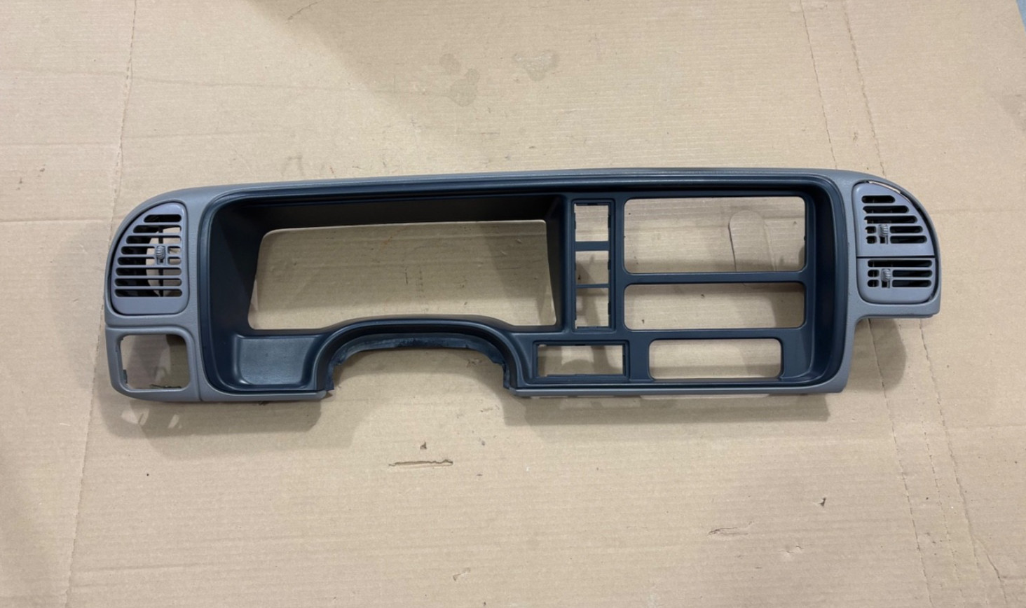 95-98 Chevy GMC Truck 1500 2500 3500 Dash Bezel Instrument Cluster Trim Gray 95-98 Chevy GMC Truck 1500 2500 3500 Dash Bezel Instrument Cluster Trim Gray
