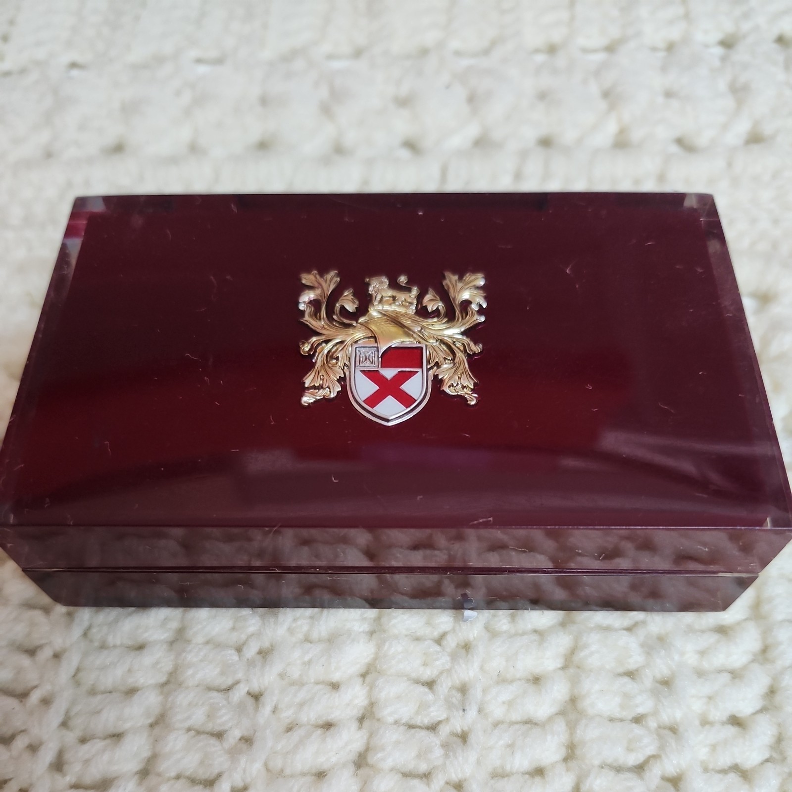 Vintage Lord Elgin Acrylic/Lucite Empty Watch Box Burgundy with Logo Crest 40’s Vintage Lord Elgin Acrylic/Lucite Empty Watch Box Burgundy with Logo Crest 40’s