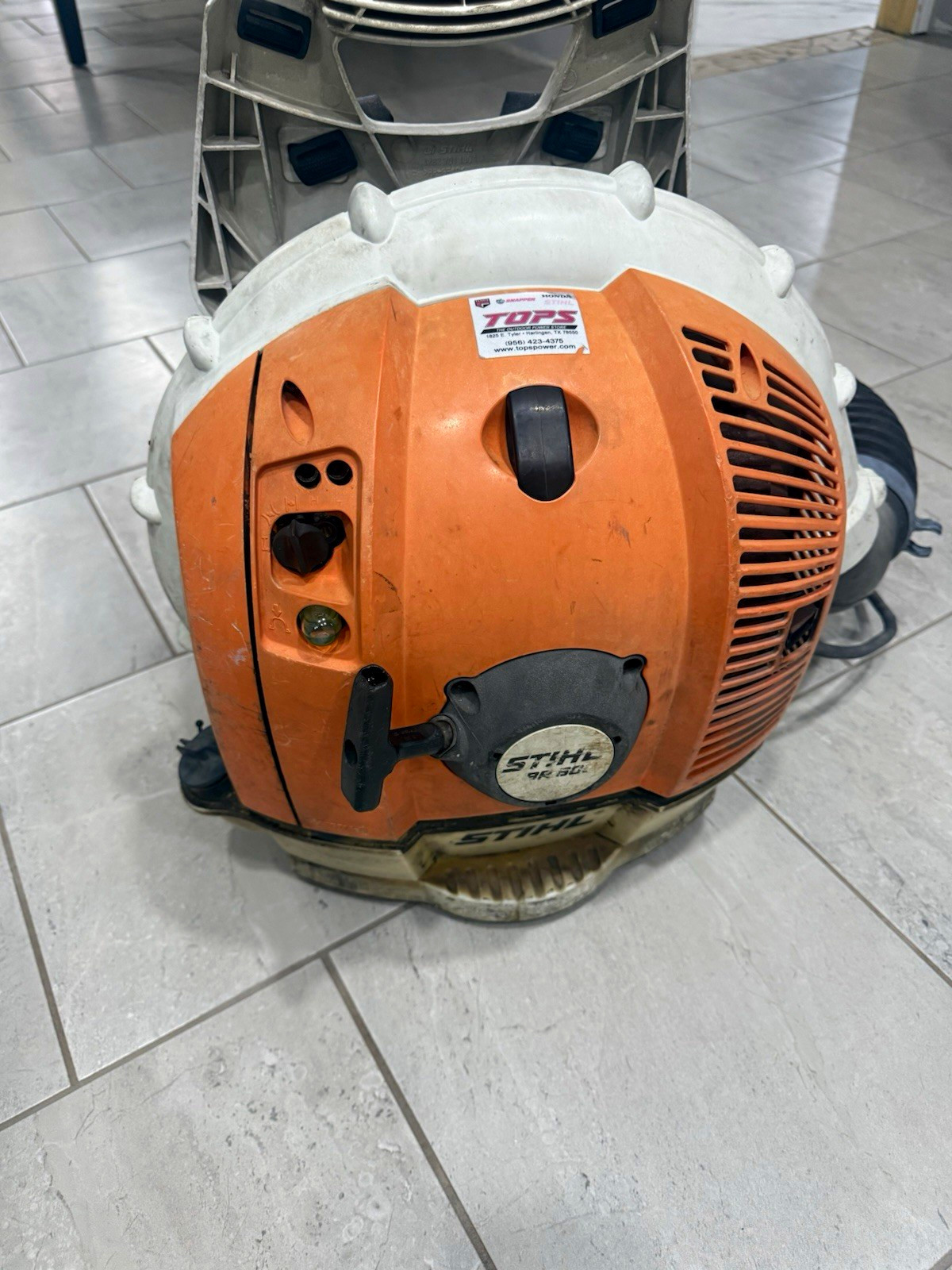 STIHL BR 600 Gasoline Backpack Leaf Blower - Orange White Black