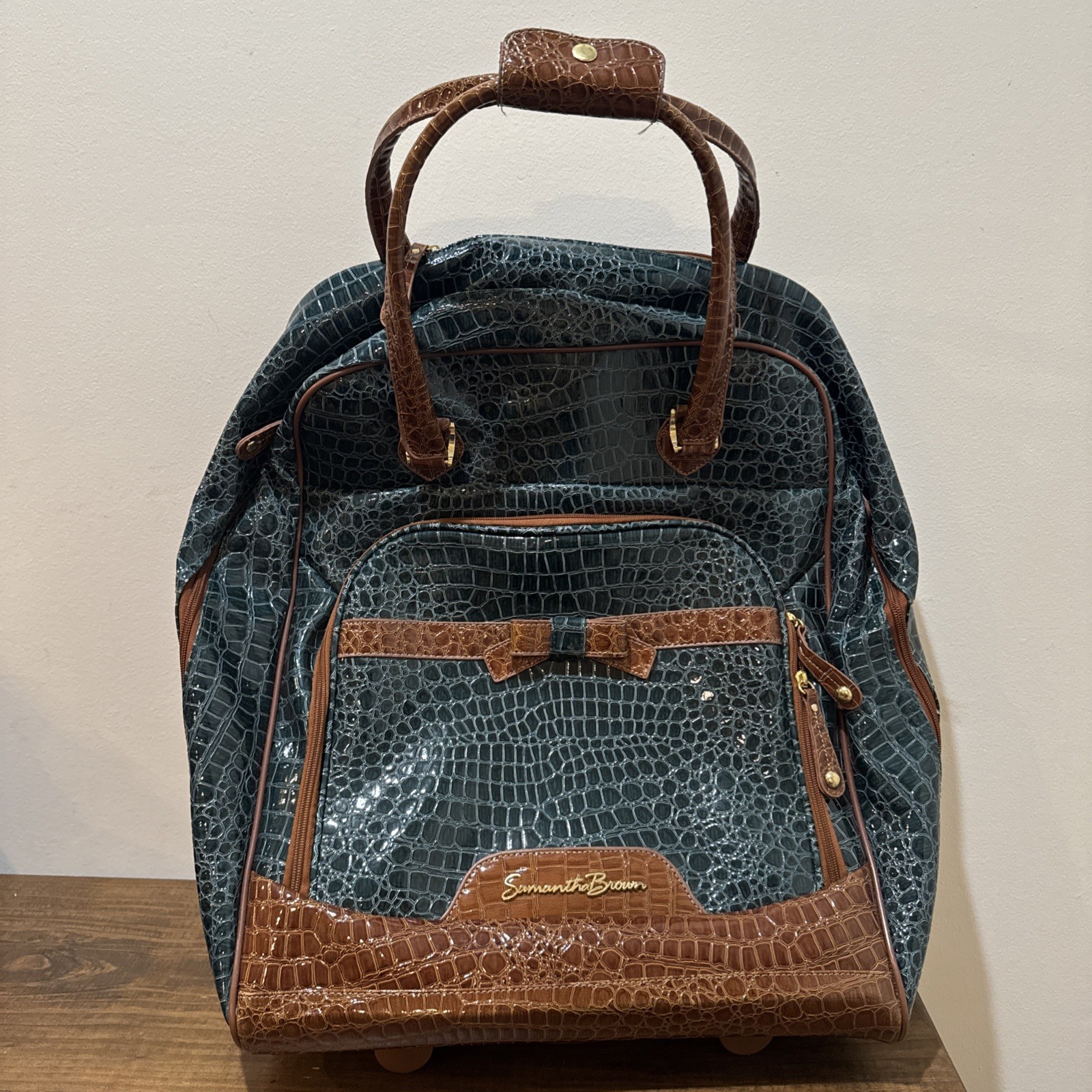 Samantha Brown Blue Green Croc Spinner Wheel Rolling Luggage Bag Case Samantha Brown Blue Green Croc Spinner Wheel Rolling Luggage Bag Case