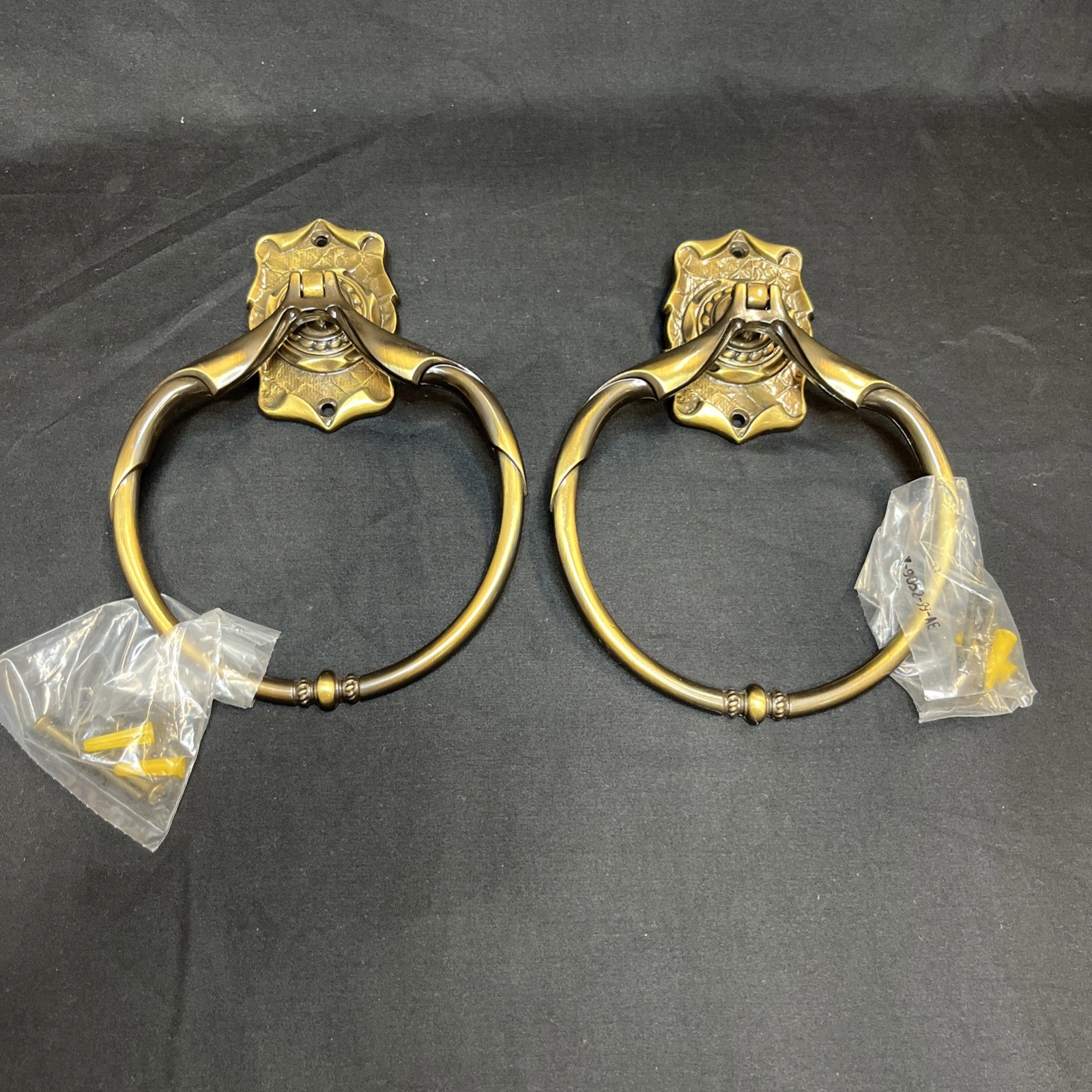 2 Vtg Amerock Carriage House Antique Brass Gold Tone Ring Towel Holder Set Pair