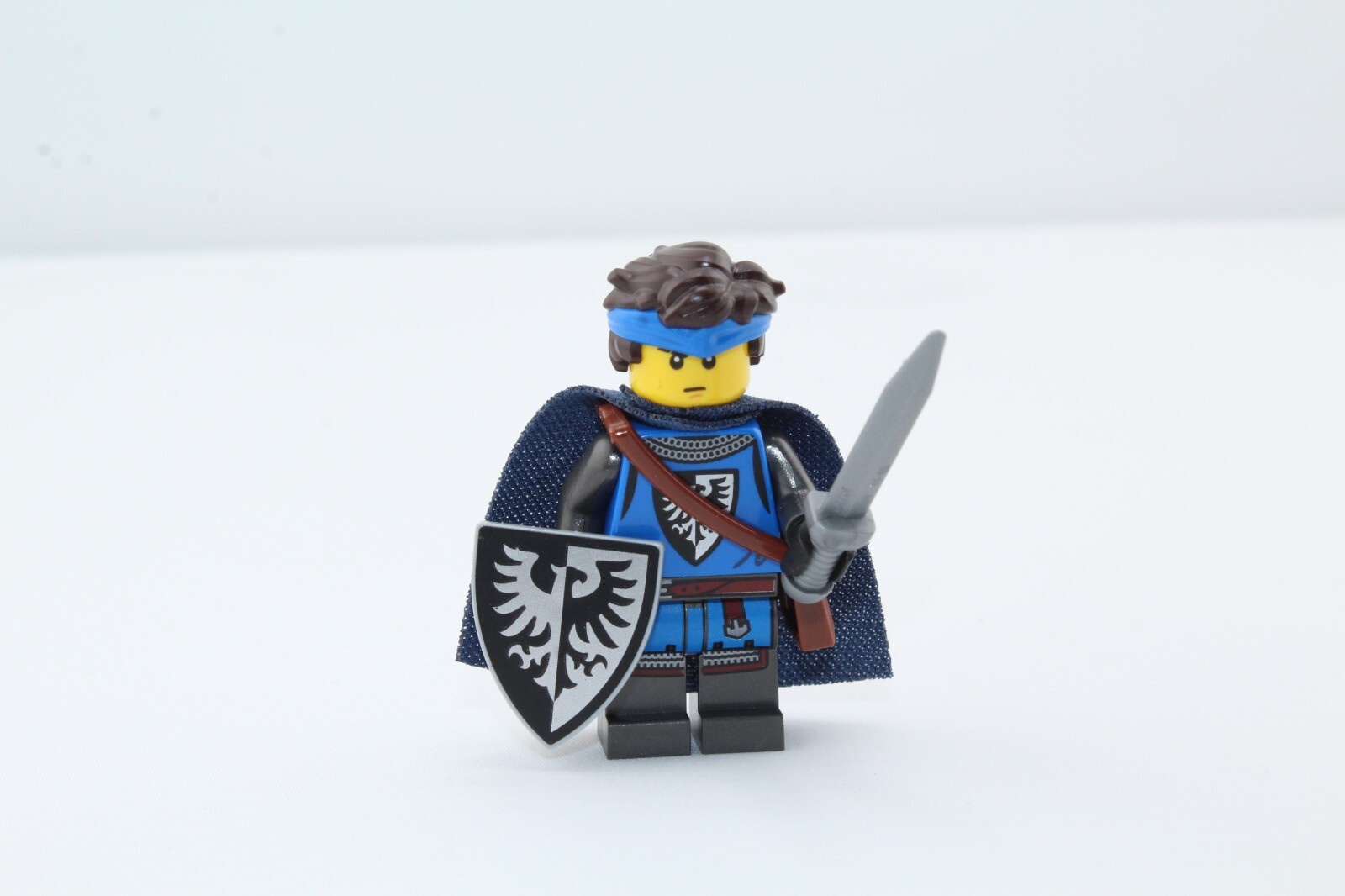 Lego Castle black falcon knight minifigure for medieval castle10332 10305 21325
