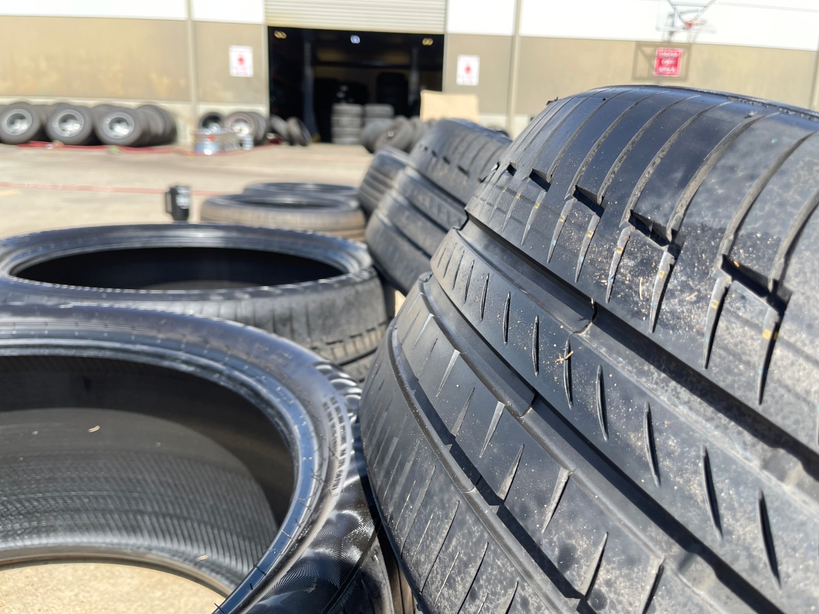 (2) 275/35/22 + (2) 315/35/22 Continental Premium Contact 6 104Y XL tires (2) 275/35/22 + (2) 315/35/22 Continental Premium Contact 6 104Y XL tires