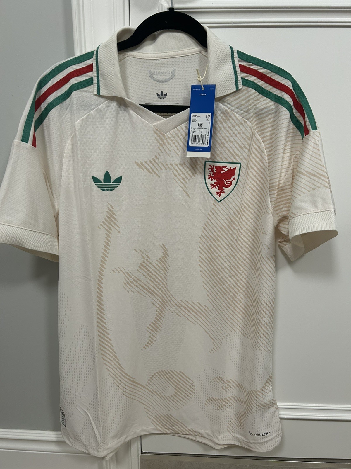  Adidas Wales 26 Away Authentic Men's Soccer Jersey Large