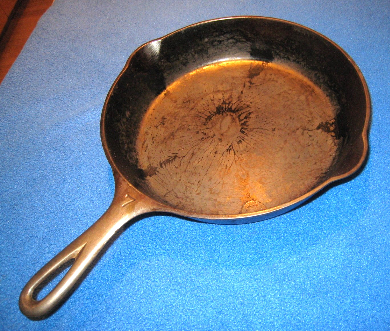 NICE GRISWOLD # 7 SKILLET, LARGE BLOCK, LITTLE WOBBLE, ERIE 701-SMOOTH NICE GRISWOLD # 7 SKILLET, LARGE BLOCK, LITTLE WOBBLE, ERIE 701-SMOOTH