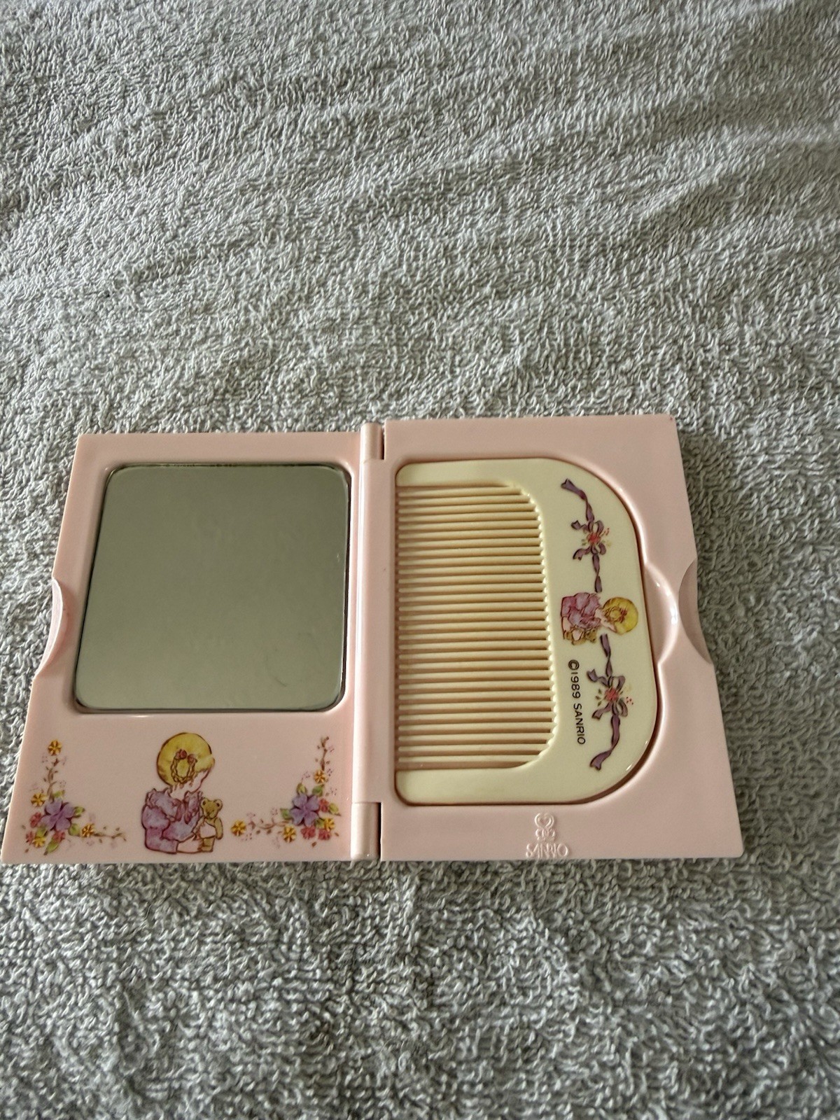 Precious Moments Sanrio 1989 Compact Mirror And Comb Set Precious Moments Sanrio 1989 Compact Mirror And Comb Set