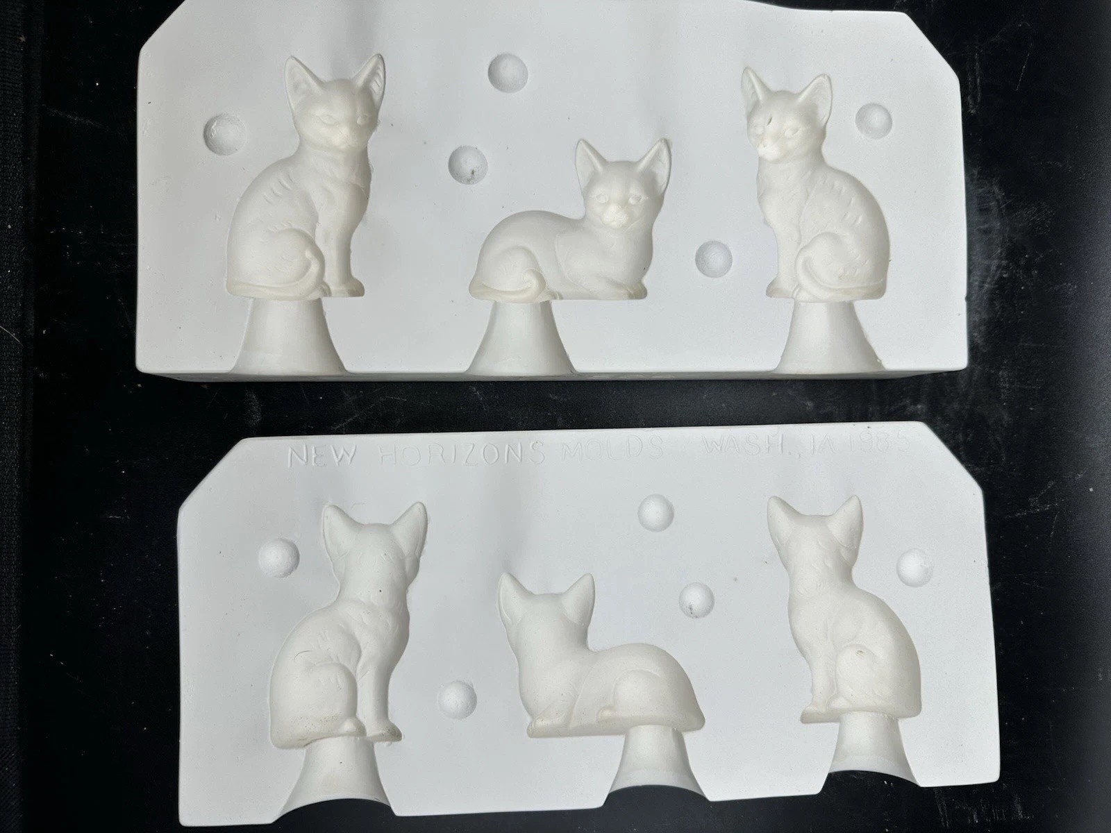 Vintage 1985 New Horizons Ceramic Slip Mold “ Siamese Cats” Vintage 1985 New Horizons Ceramic Slip Mold “ Siamese Cats”