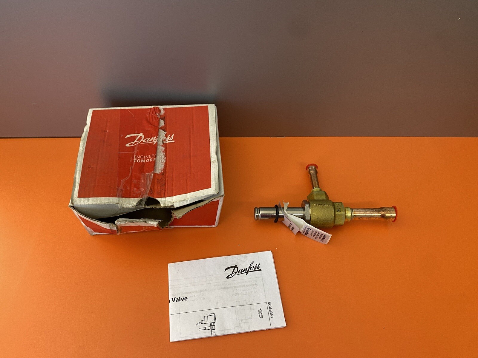 Danfoss Electric Expansion Valve AKVH 10-2 3/8” X 1/2” 068F4080 Danfoss Electric Expansion Valve AKVH 10-2 3/8” X 1/2” 068F4080