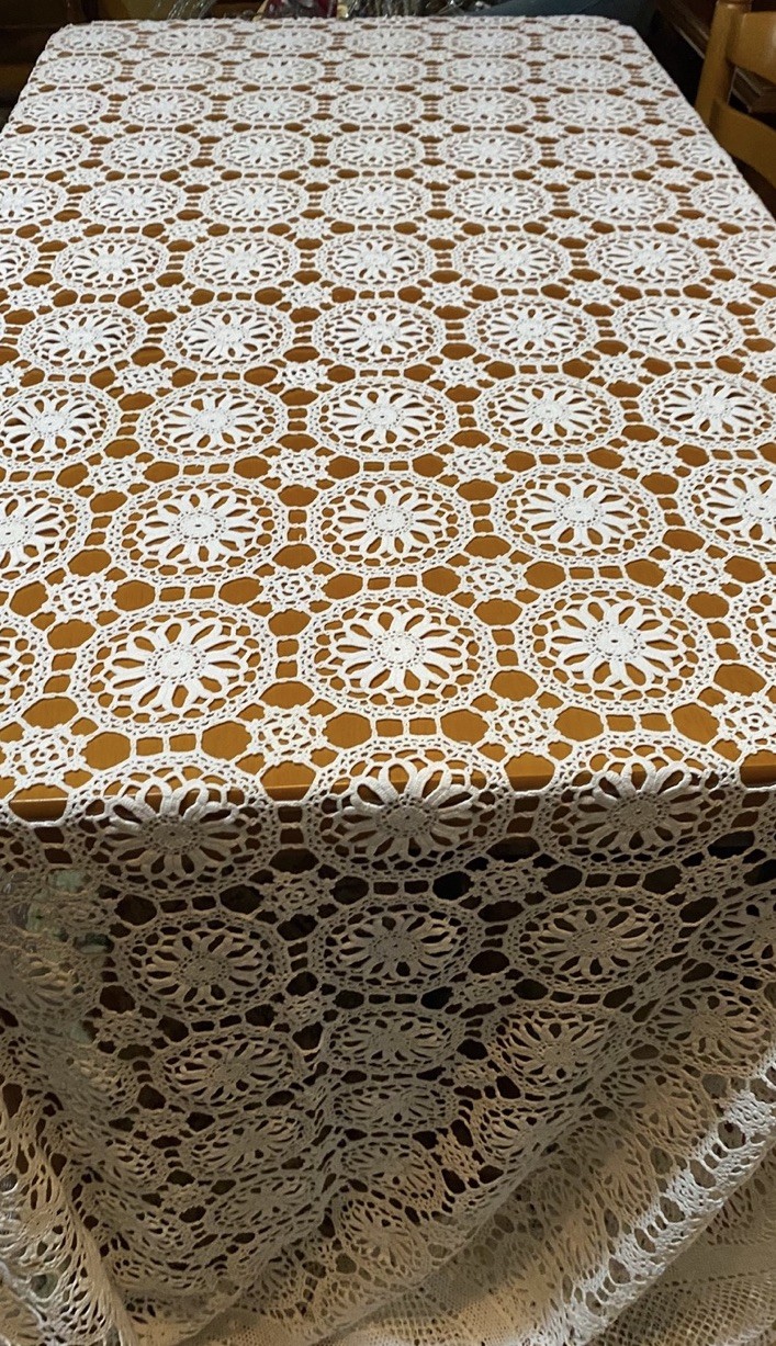 Rare Vintage Handmade Crochet Lace Tablecloth Bedspread White 108\