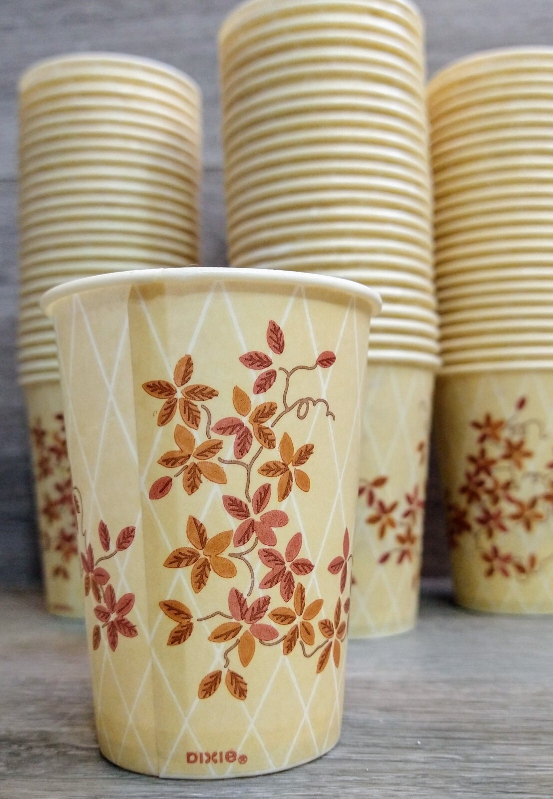 1980's Vintage Dixie Cups Harvest Gold Floral - 20 Cups Lot NEW OLD STOCK 1980's Vintage Dixie Cups Harvest Gold Floral - 20 Cups Lot NEW OLD STOCK