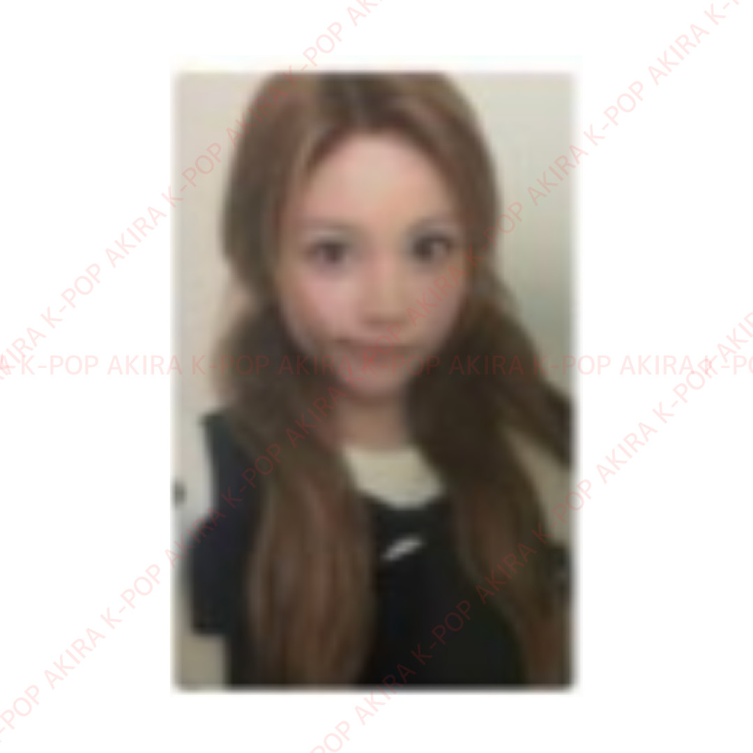 Hearts2Hearts ICONIC HEART POB LUCKY DRAW PHOTO CARD OFFICIAL Hearts2Hearts ICONIC HEART POB LUCKY DRAW PHOTO CARD OFFICIAL