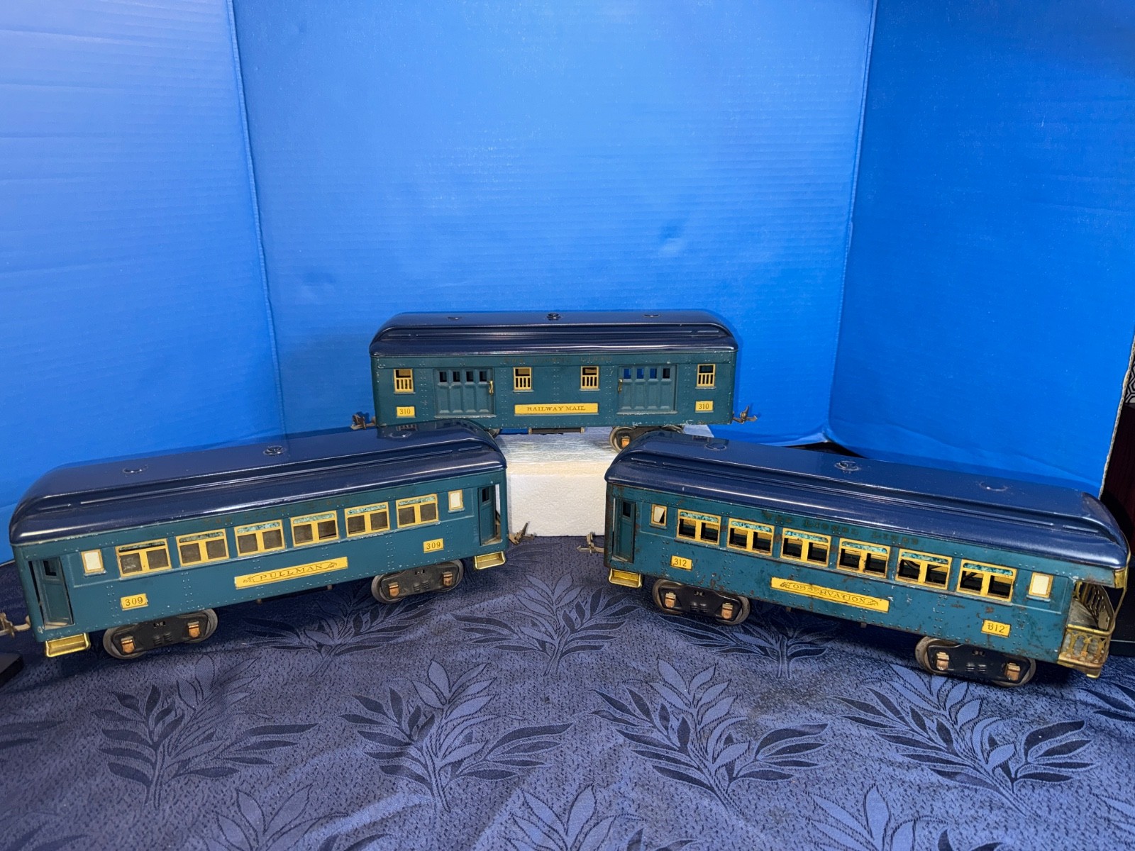 LIONEL SET 3 STANDARD PASSENGER CARS 309, 310 312 Blue with Dark Blue