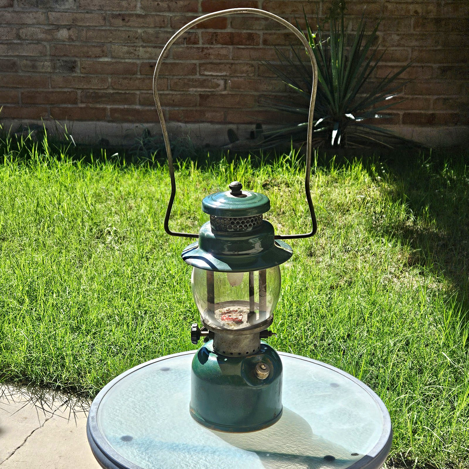 Rare VTG 1944 Coleman 242C Lantern 4/9 1st Month Production W/550 Globe Original