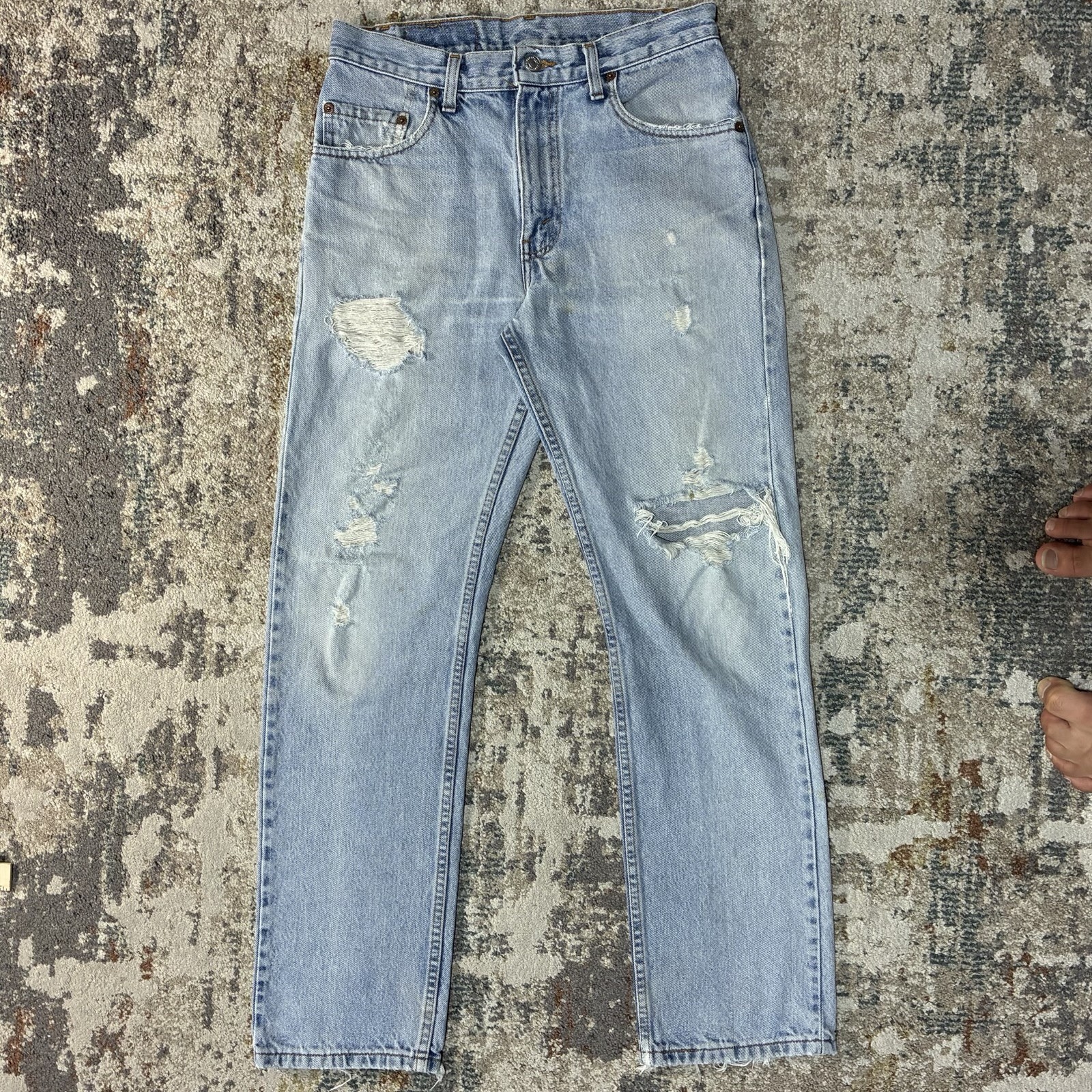 Vintage Levi’s 505 Distressed Thrashed Grunge Light Wash Fits 30x31 80s 90s Vintage Levi’s 505 Distressed Thrashed Grunge Light Wash Fits 30x31 80s 90s
