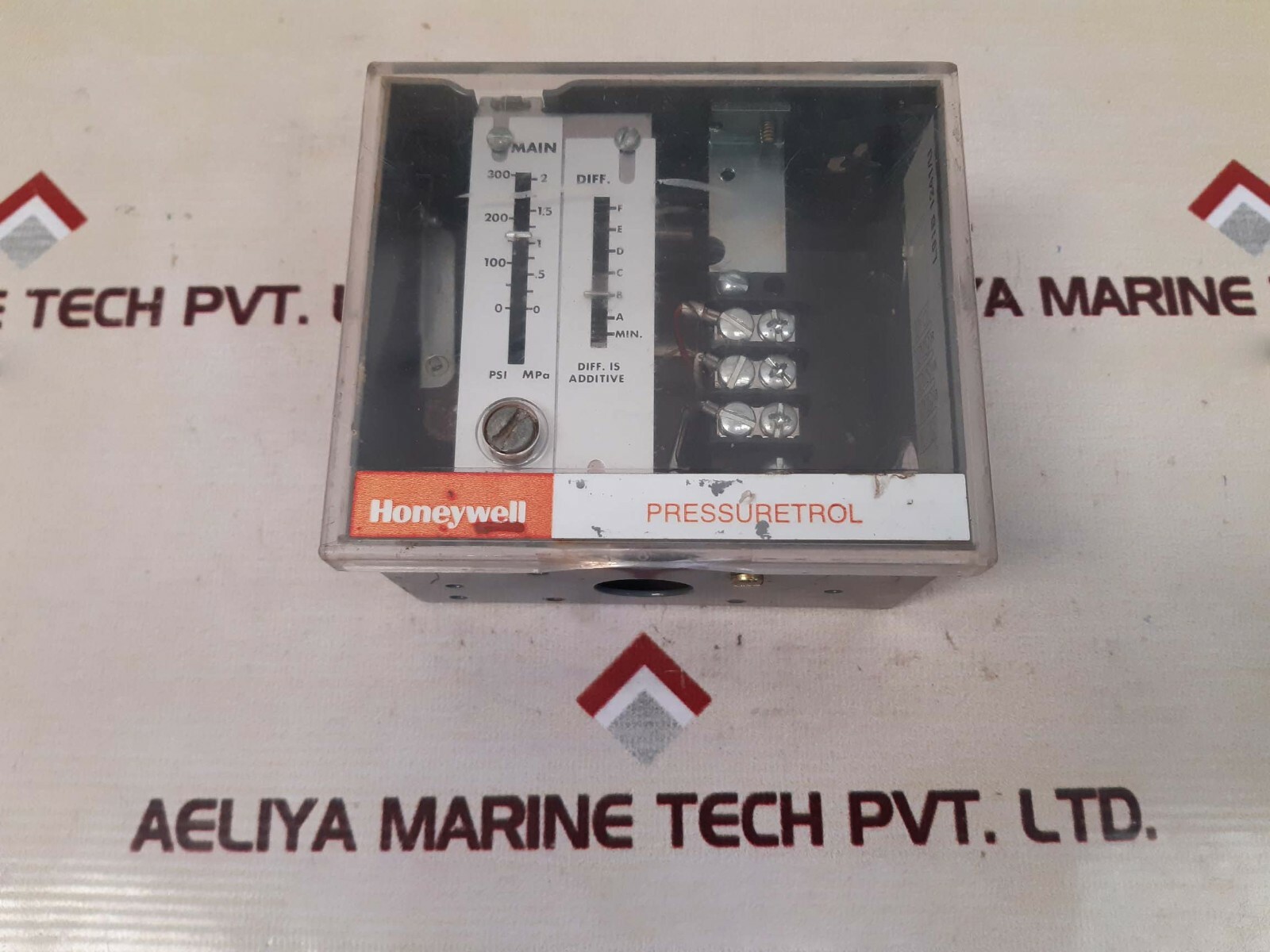HONEYWELL L91B 1241/U Pressure Controller 0-300PSI