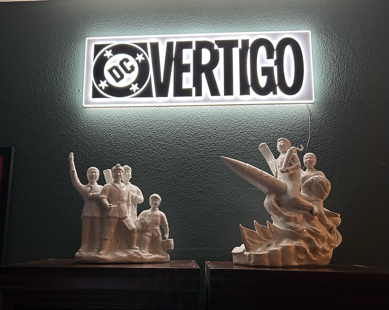 DC Vertigo LED sign 31\