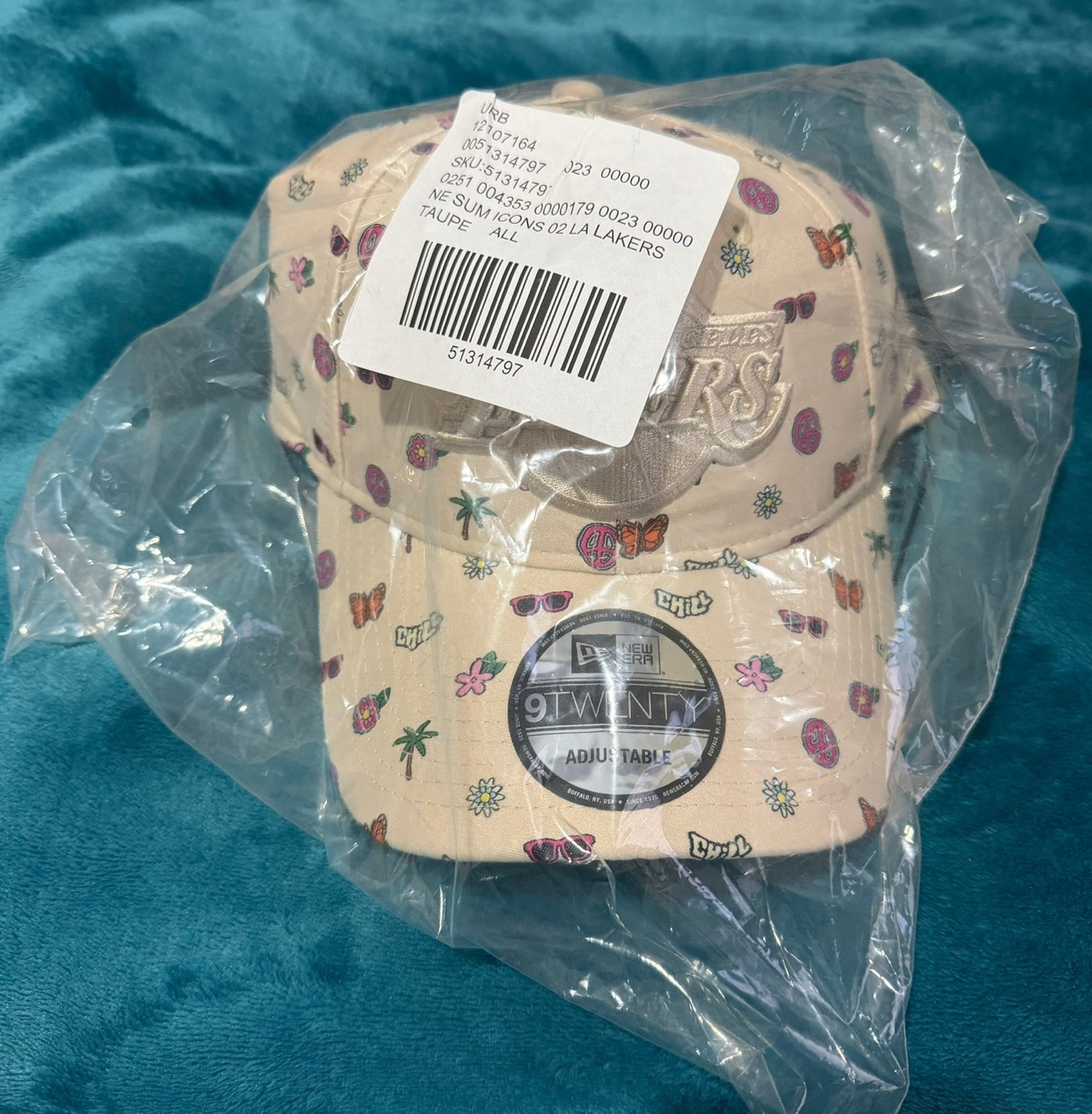 Urban Outfitters NEWERA NE SUM ICONS 02 LA LAKERS Adjustable 9TWENTY Cap Hat NEW