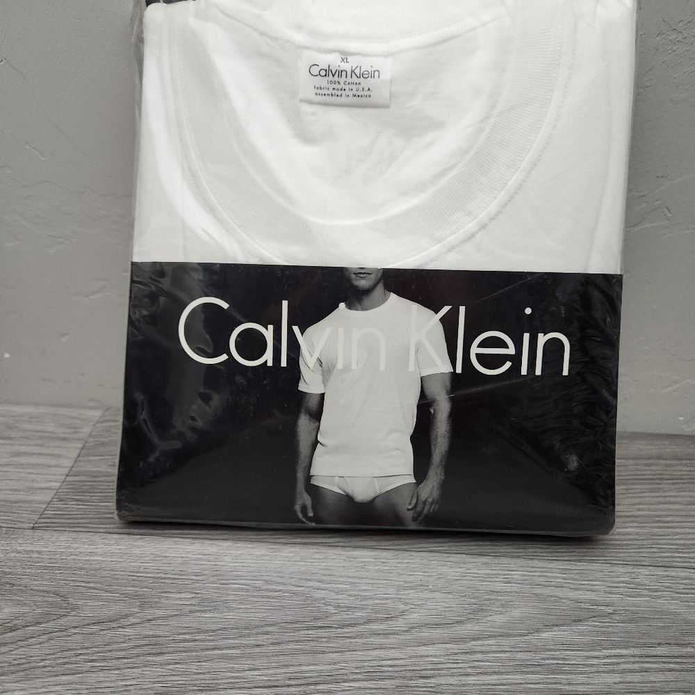 Vintage CALVIN KLEIN White Undershirts Size XL Crew Neck Classic Deadstock 90s Vintage CALVIN KLEIN White Undershirts Size XL Crew Neck Classic Deadstock 90s