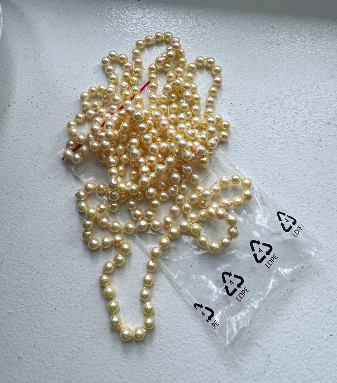 44 inch baroque pearl necklace 6.5-6.75 mm no clap cream color  44 inch baroque pearl necklace 6.5-6.75 mm no clap cream color 