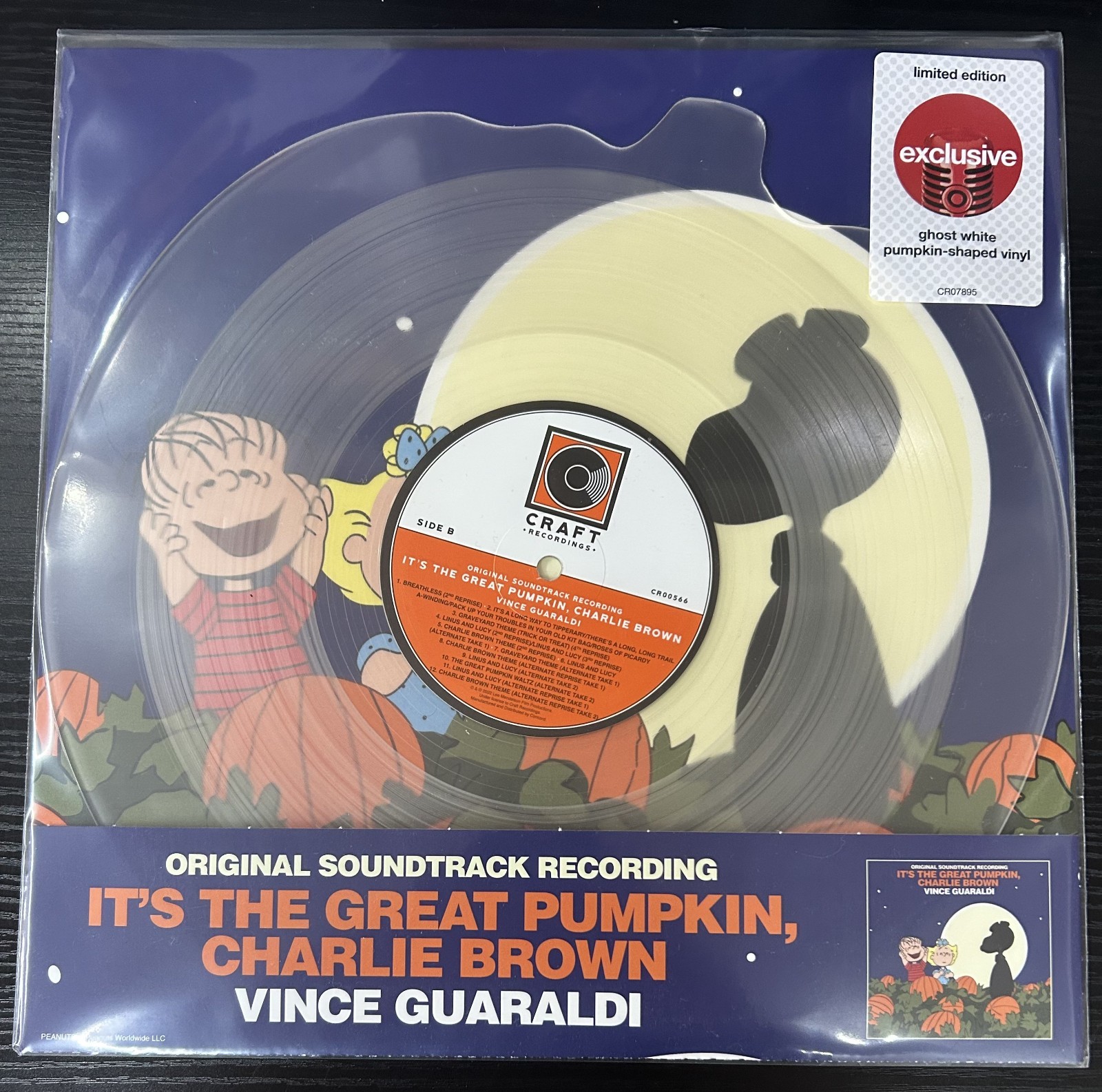 It's the Greatest Pumpkin Charlie Brown Ghost White Pumpkin Shaped Vinyl NEW 🚚✅
