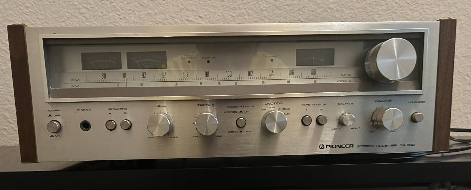 PIONEER SX-680 VINTAGE AM/FM HIFI STEREO RECEIVER - Made In Korea PIONEER SX-680 VINTAGE AM/FM HIFI STEREO RECEIVER - Made In Korea