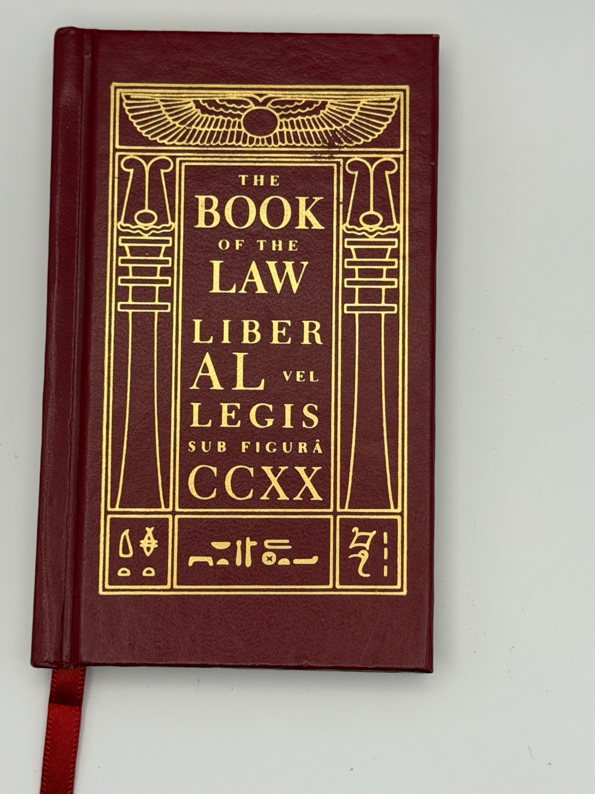Liber Al Vel Legis Aleister Crowley  The Book of the Law Magickal Childe 1990