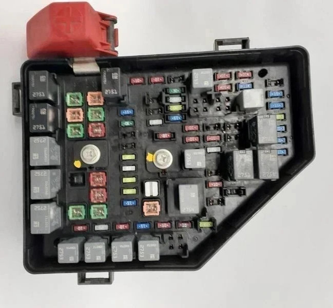2013-2014 Chevrolet Traverse 3.6L Engine Fuse Box Assembly Tested OEM