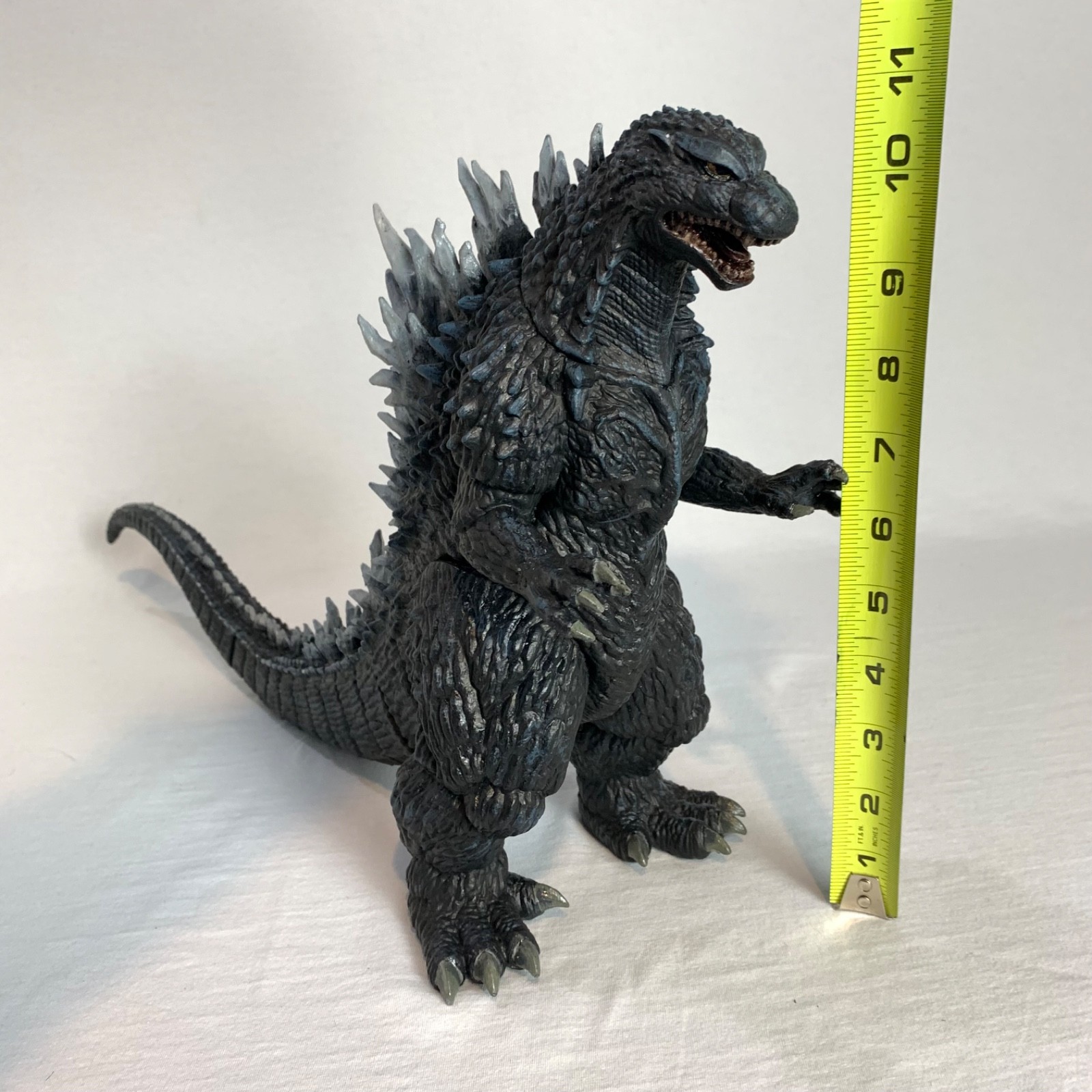 Bandai DX Godzilla 2003 custom giant 11
