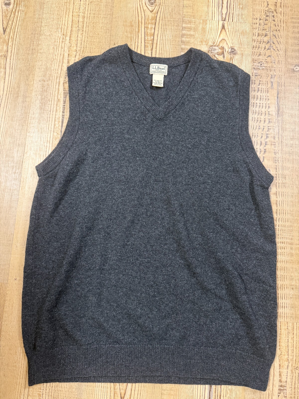 L.L. Bean Men\'s Charcoal Lambs Wool V-Neck Sweater Vest Size XL-Tall