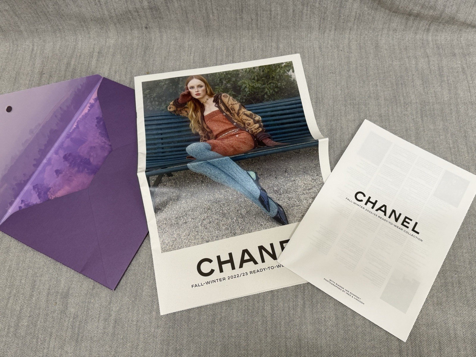 CHANEL Fall Winter 2022/23 Ready To Wear collection/Original Purple Envelope