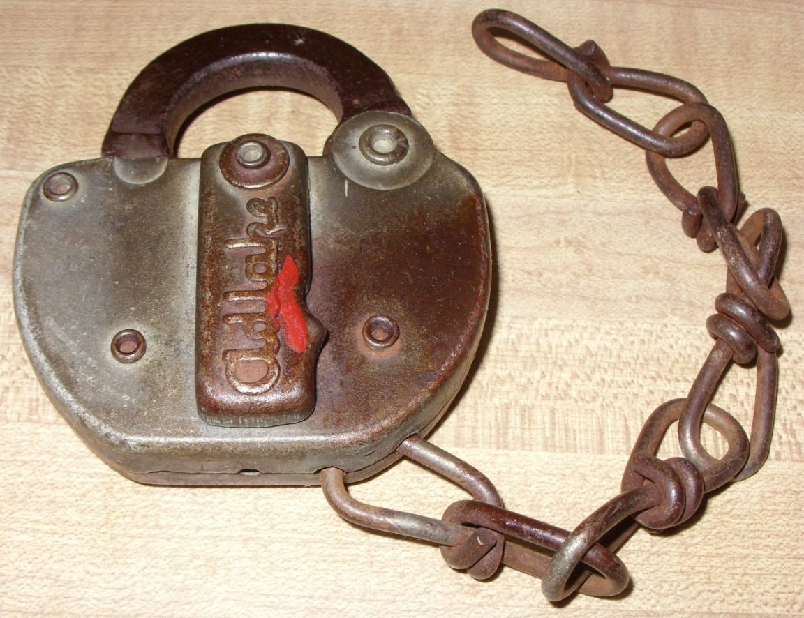 ANTIQUE ADLAKE OMAHA RAILWAY (RY) PADLOCK, PATENT NO. 2040482 ANTIQUE ADLAKE OMAHA RAILWAY (RY) PADLOCK, PATENT NO. 2040482