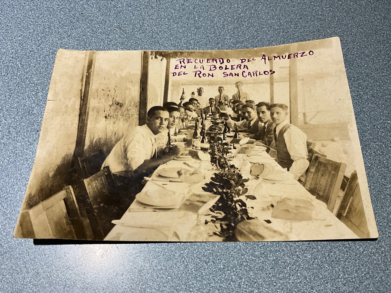 194o’s ANTIQUE CUBAN PHOTO LUNCH IN LA BOLERA RON RUM SAN CARLOS 6.5X4.5 194o’s ANTIQUE CUBAN PHOTO LUNCH IN LA BOLERA RON RUM SAN CARLOS 6.5X4.5