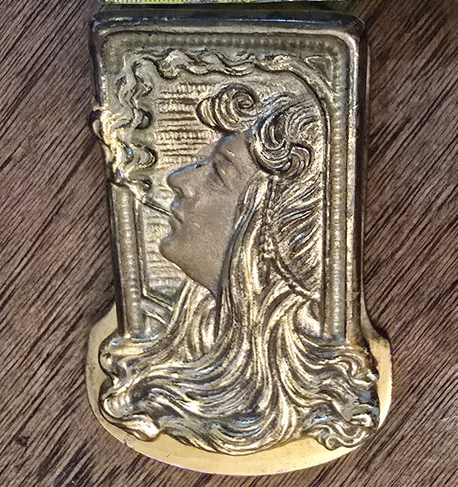 ANTIQUE JUDD ART NOUVEAU USA CAST IRON SMOKING LADY HAIR DESK CLIP PAPERWEIGHT ANTIQUE JUDD ART NOUVEAU USA CAST IRON SMOKING LADY HAIR DESK CLIP PAPERWEIGHT