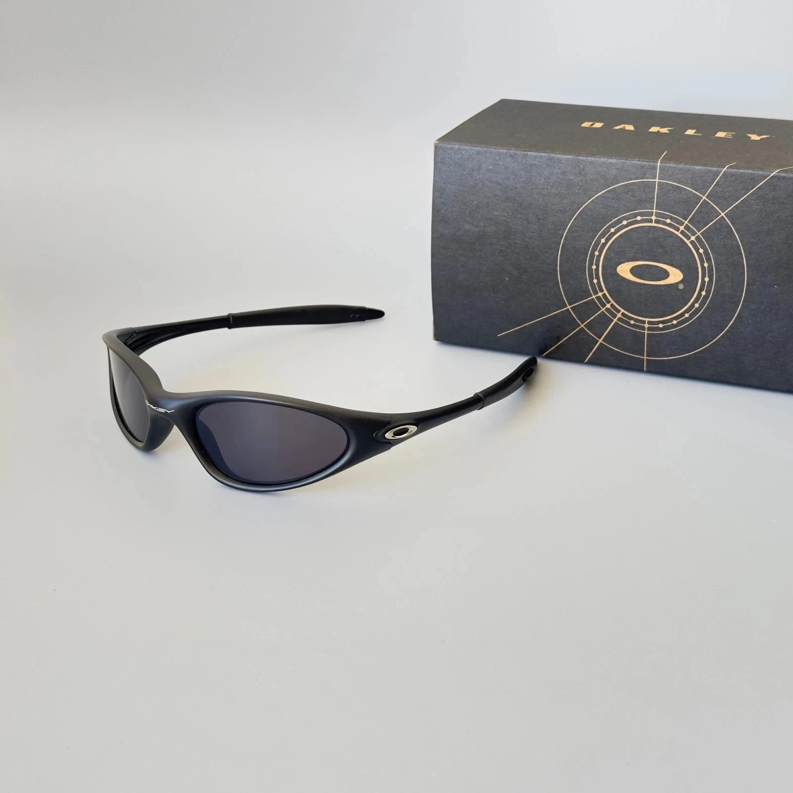 Oakley Eye Jacket 1.0 Black Frame Black Lenses Vintage Sunglasses Oakley Eye Jacket 1.0 Black Frame Black Lenses Vintage Sunglasses