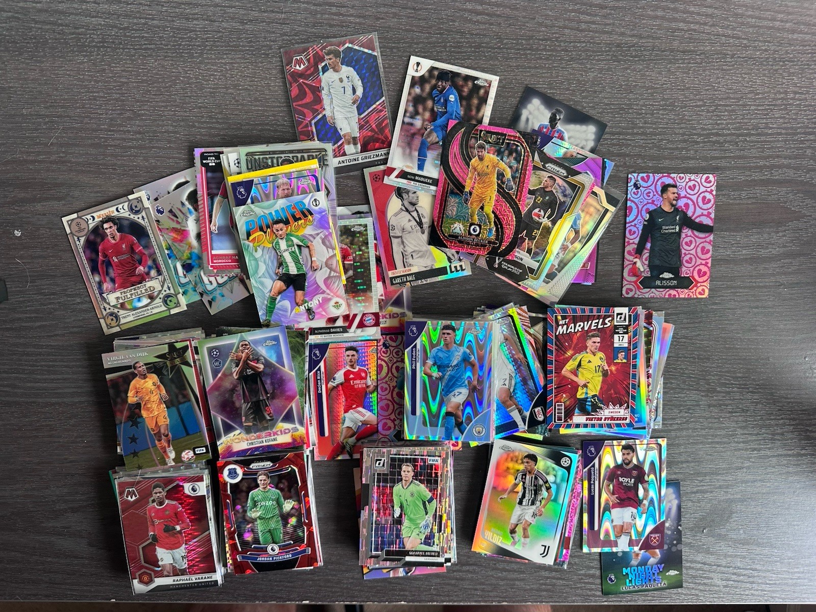 Huge 150+ Soccer Card Lot  Refractors, Insert + 7 Numbered, NO BASE CARDS