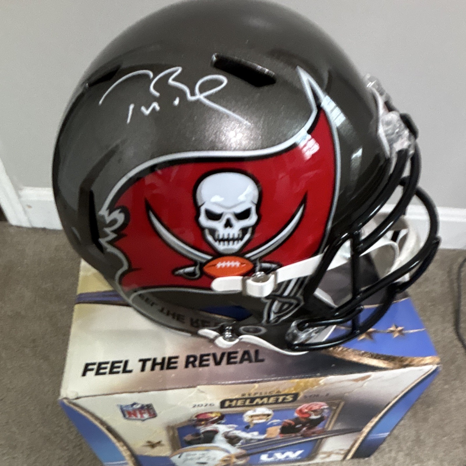 Tom Brady Fanatics Under Wraps Authentic Signature Replica Helmet Tom Brady Fanatics Under Wraps Authentic Signature Replica Helmet