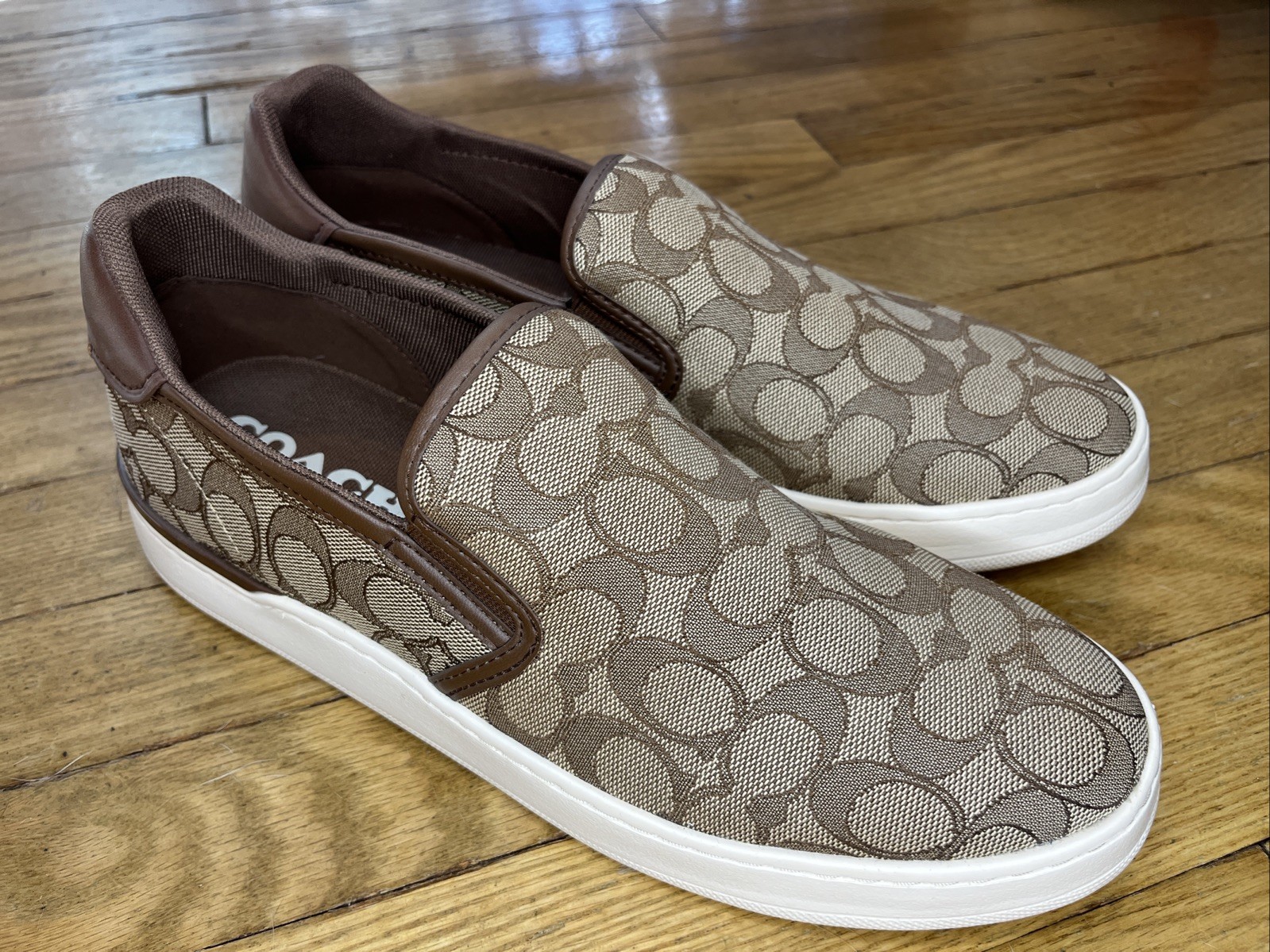 Coach Wells signature Slip on Sneakers Womens 11B Color Khaki/Saddle NEW Coach Wells signature Slip on Sneakers Womens 11B Color Khaki/Saddle NEW