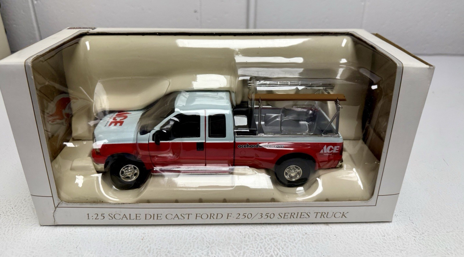 SpecCast Ford F-250/350 ACE HARDWARE Diecast Truck 1:25 Scale SpecCast Ford F-250/350 ACE HARDWARE Diecast Truck 1:25 Scale