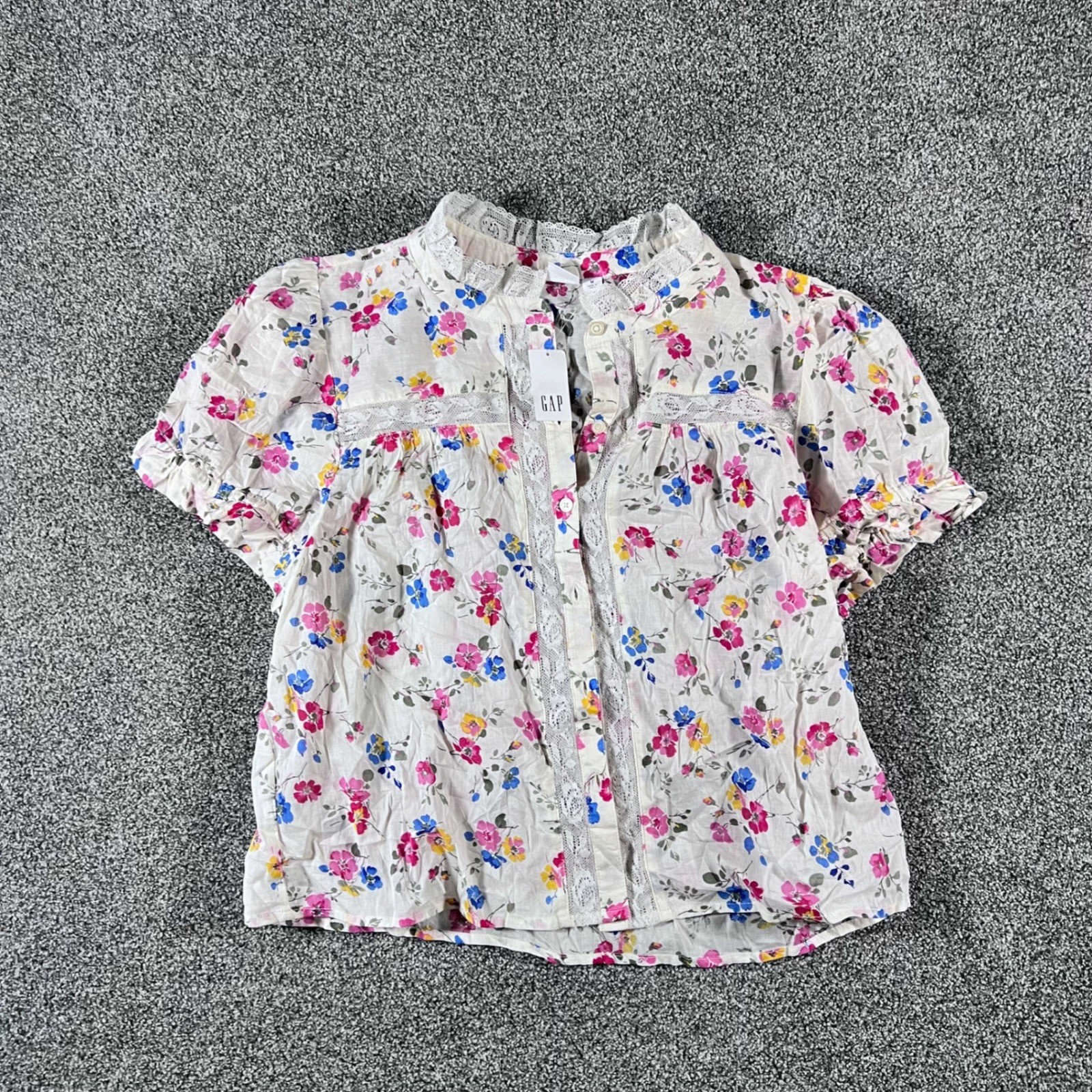Gap NWT Women M Floral Lace Trim Blouse Puff Sleeve Button Front White Pink Top
